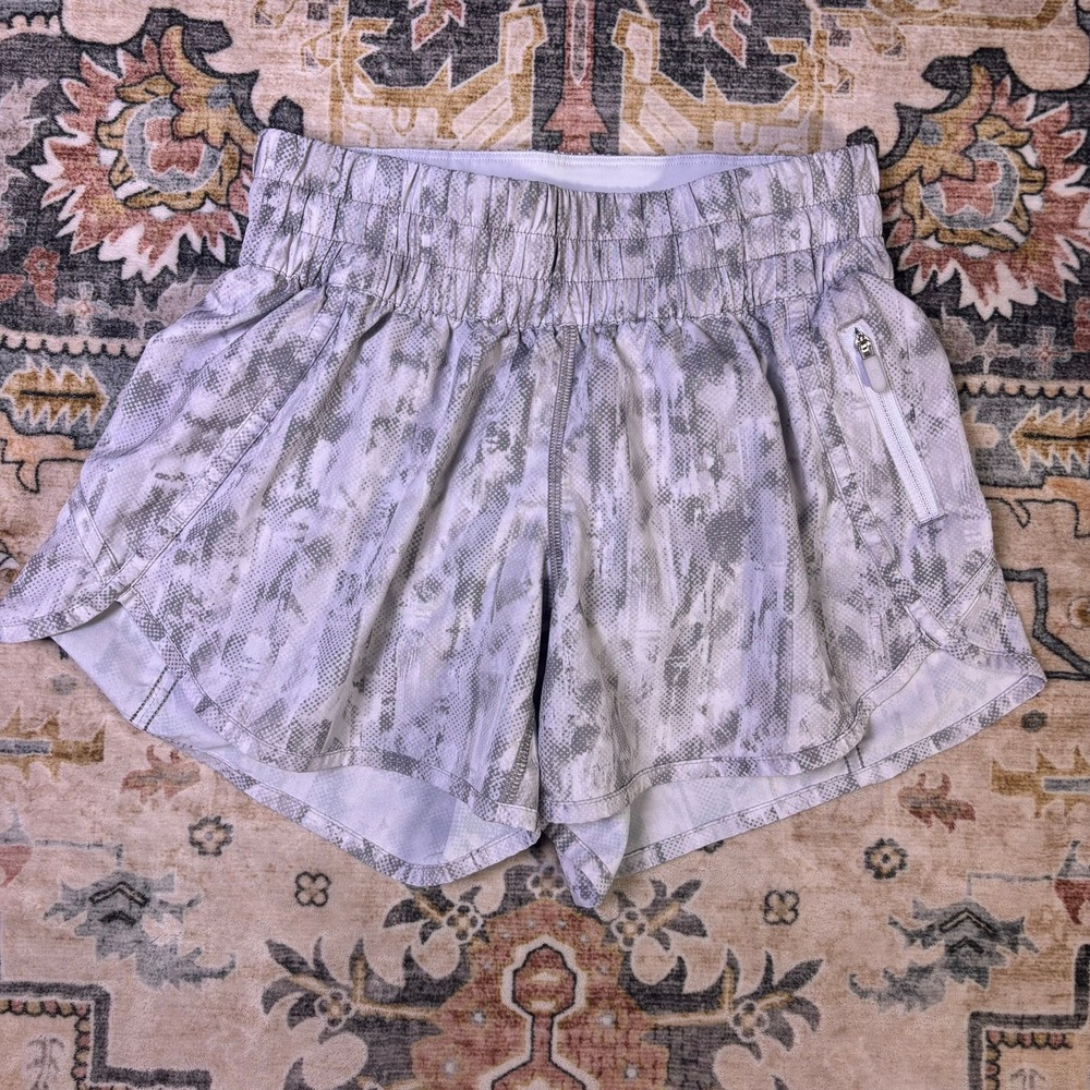 Lululemon Track That High-Rise Lined Short 3 Grey Snakeskin Print Size 4 Running
